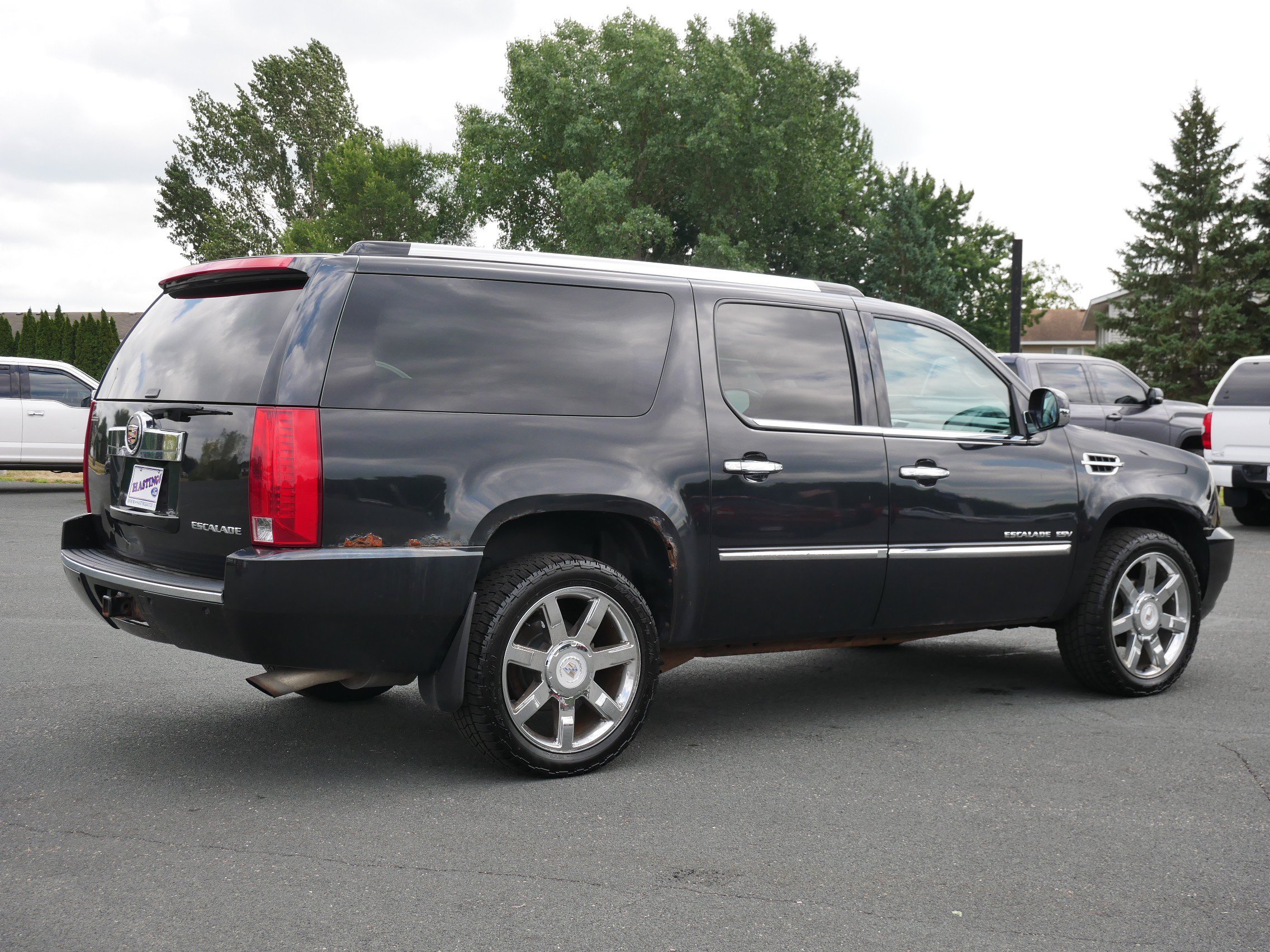Used 2010 Black Ice Cadillac Premium image 5