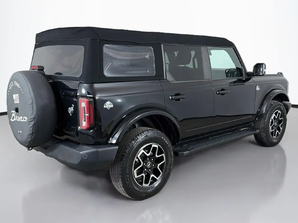 Used 2023 Shadow Black Ford Outer Banks image 13