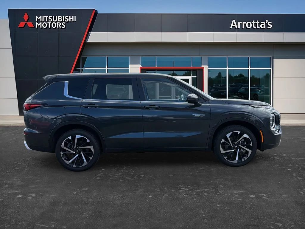New 2025 Graphite Gray Mitsubishi SE image 8