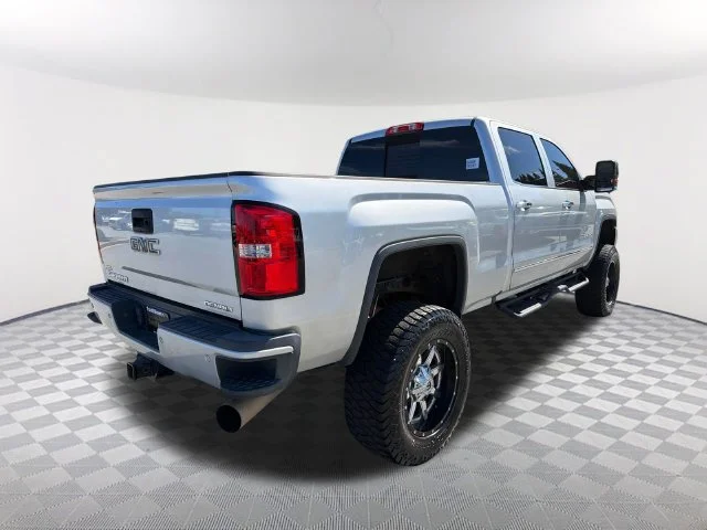 Used 2019 QUICKSILVER METALLIC GMC Denali image 5