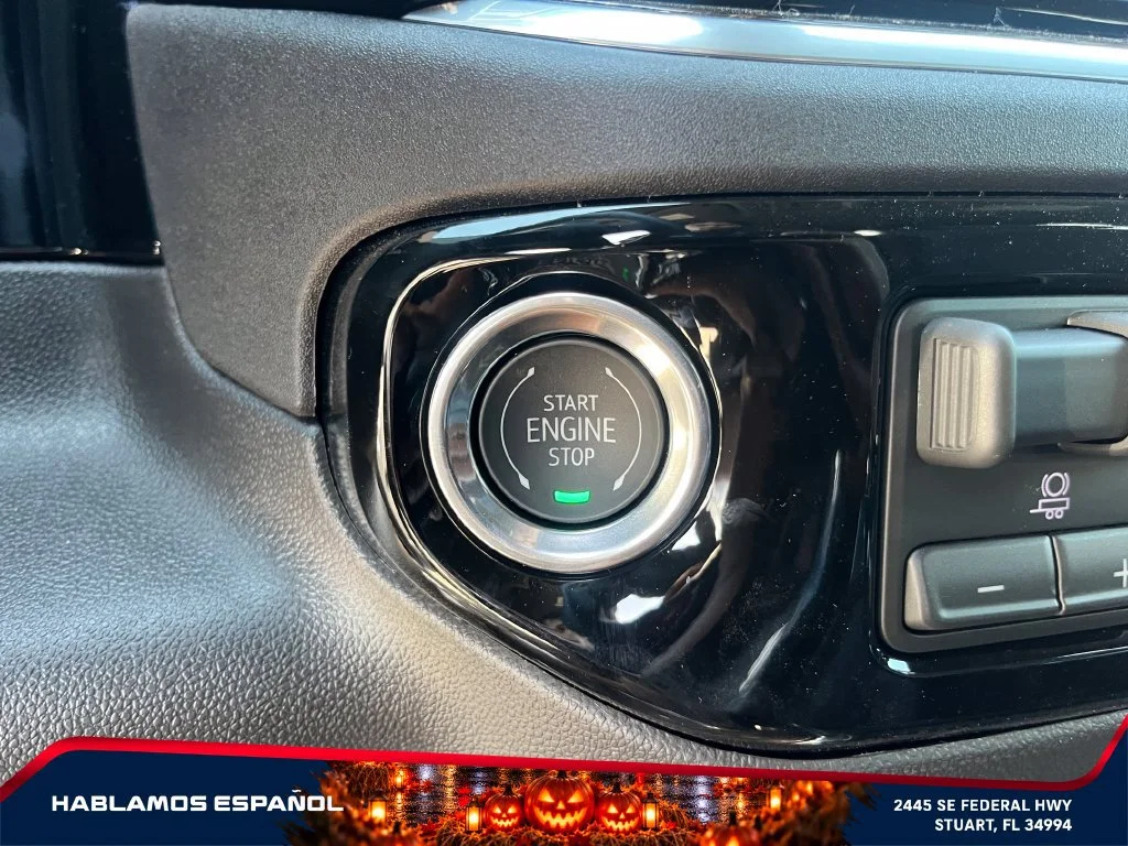 New 2026 Sterling Metallic GMC Elevation image 28