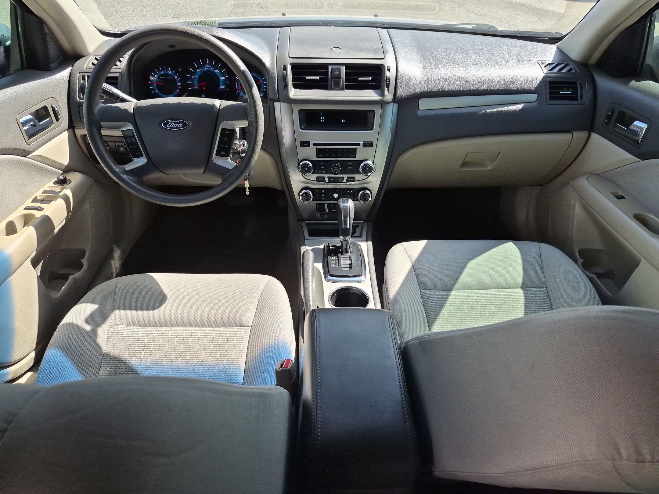 Used 2011 Sterling Gray Metallic Ford SE image 24