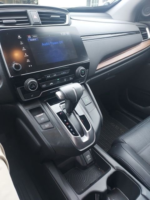 Used 2018 White Diamond Pearl Honda Touring image 6