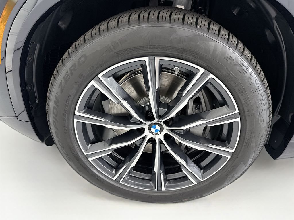 New 2026 Carbon Black Metallic BMW xDrive50e image 29