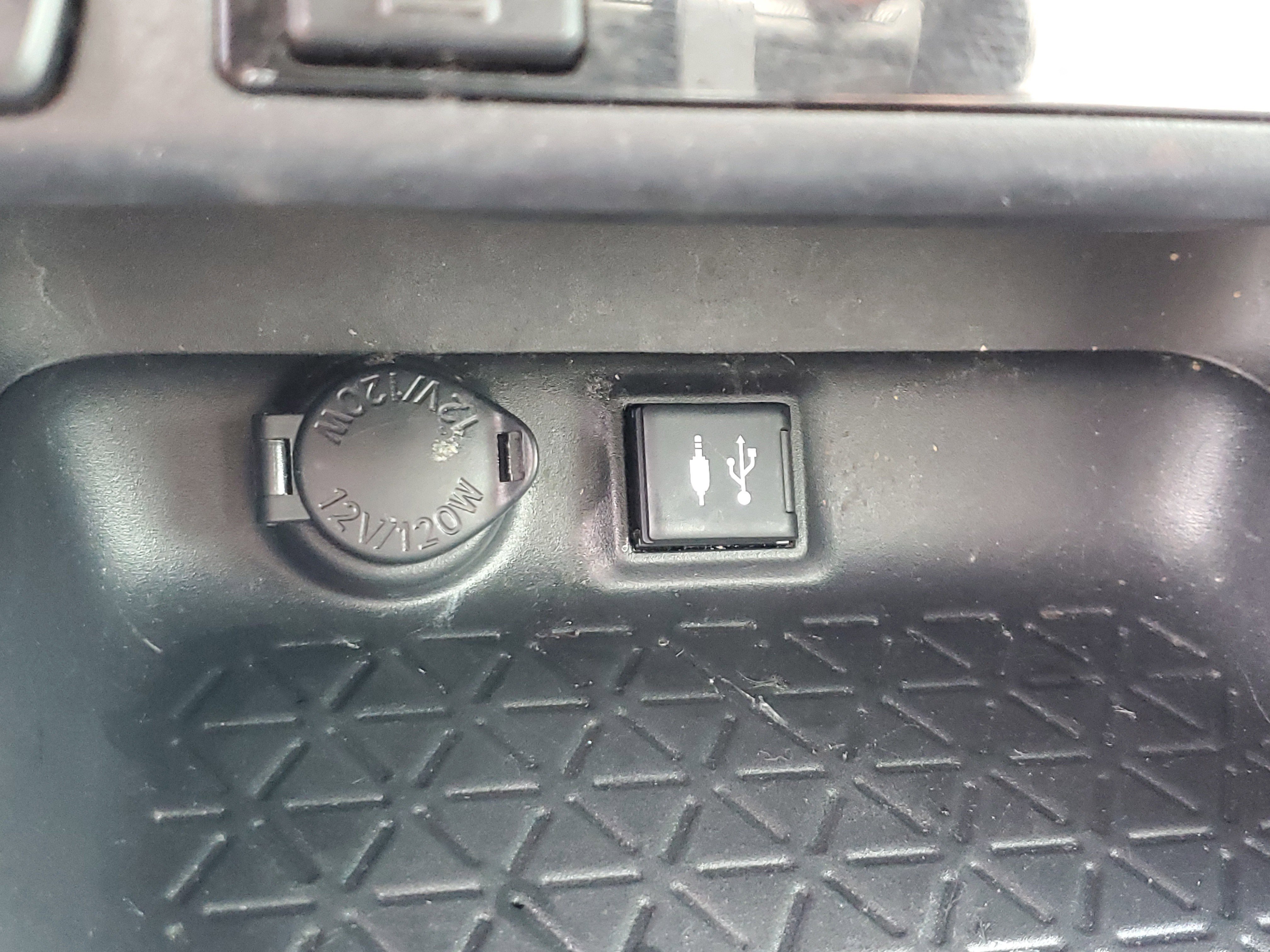 Used 2019 Super White Toyota XLE image 20