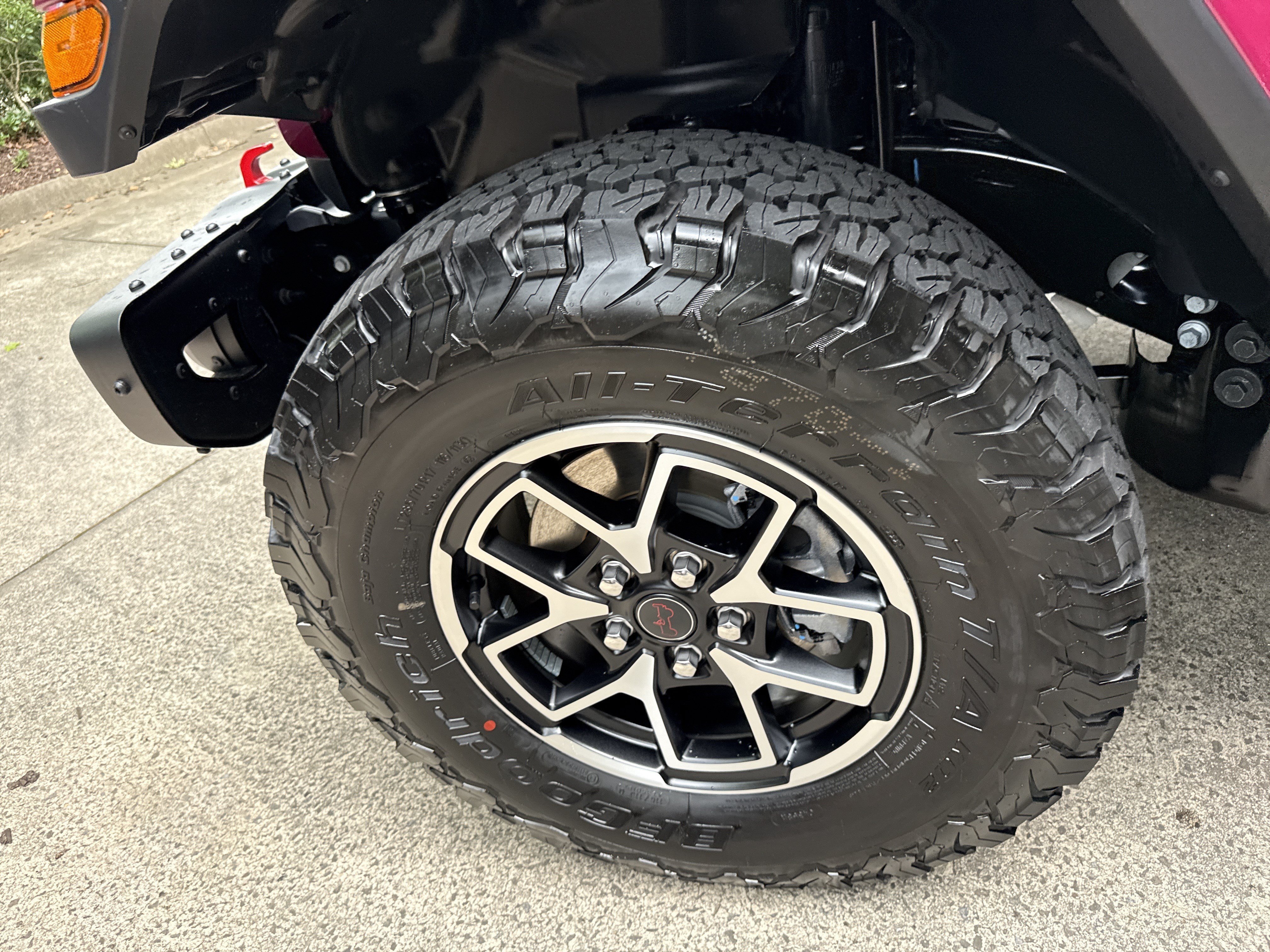 New 2026 Tuscadero Pearlcoat Jeep Rubicon image 14