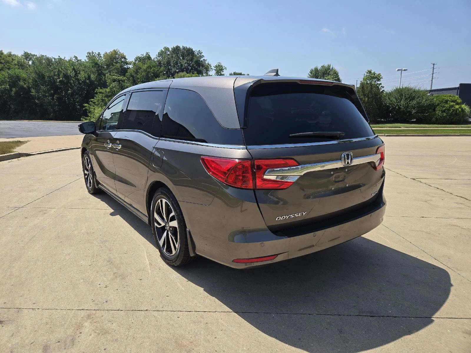 Used 2020 Pacific Pewter Metallic Honda Elite image 6