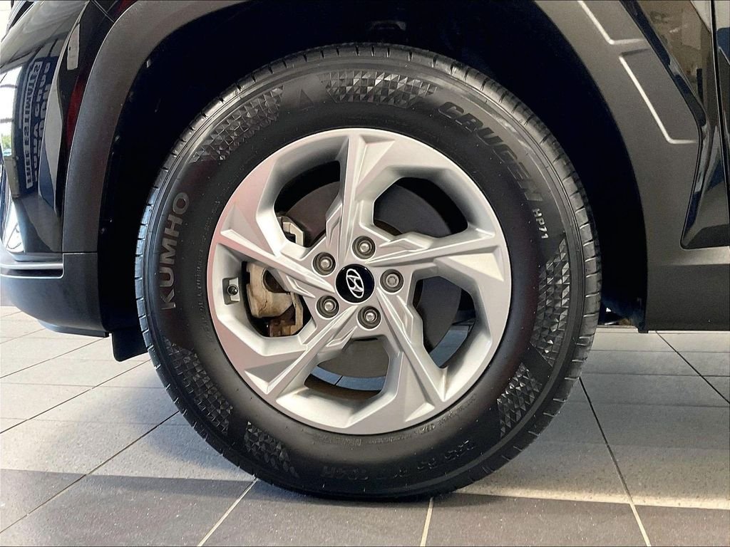 Used 2024 Black Hyundai SEL image 7