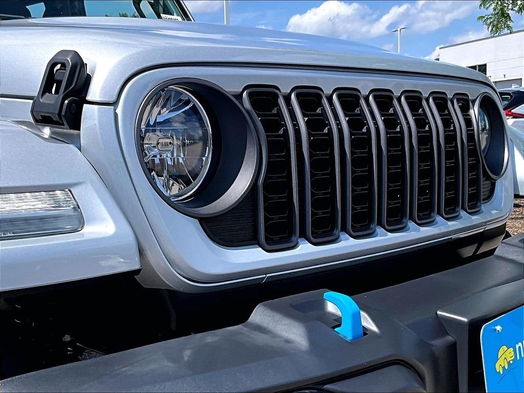Used 2024 Silver Jeep Sport S 4xe image 30