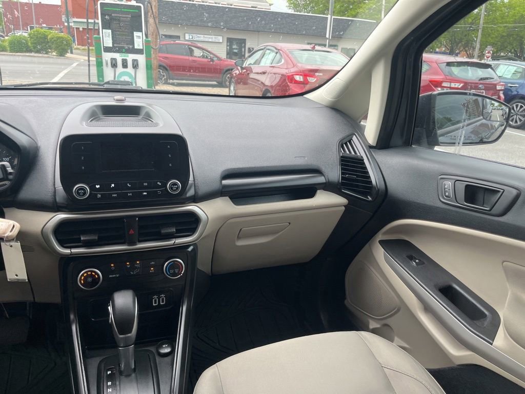 Used 2020  Ford S image 13