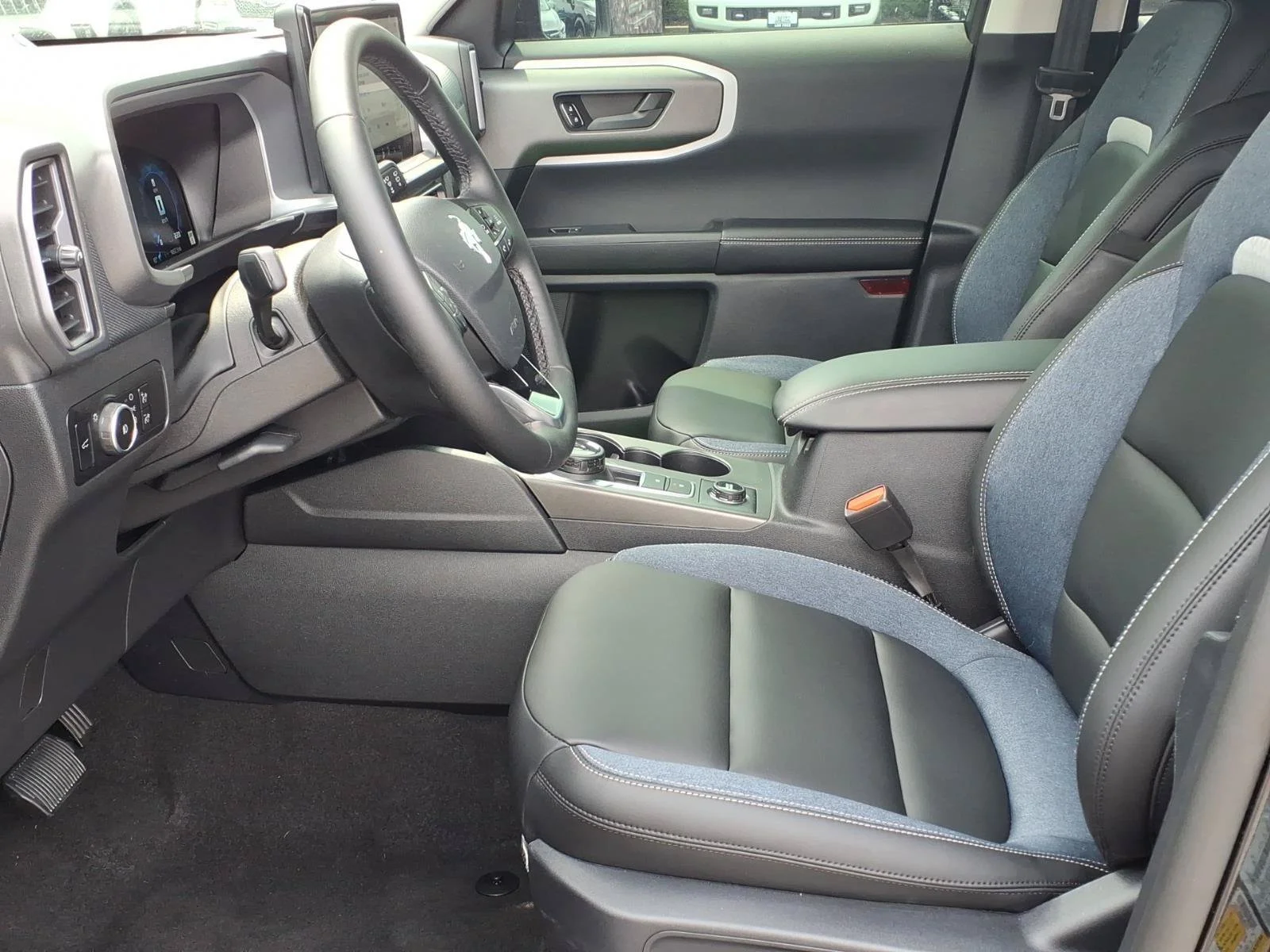 Used 2025 Shadow Black Ford Outer Banks image 8