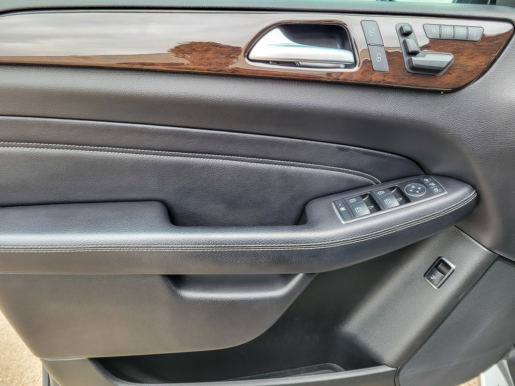 Used 2014  Mercedes-Benz ML 350 BlueTEC® image 19