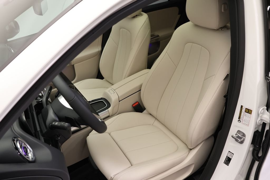 New 2026 Polar White Mercedes-Benz GLA 250 image 40