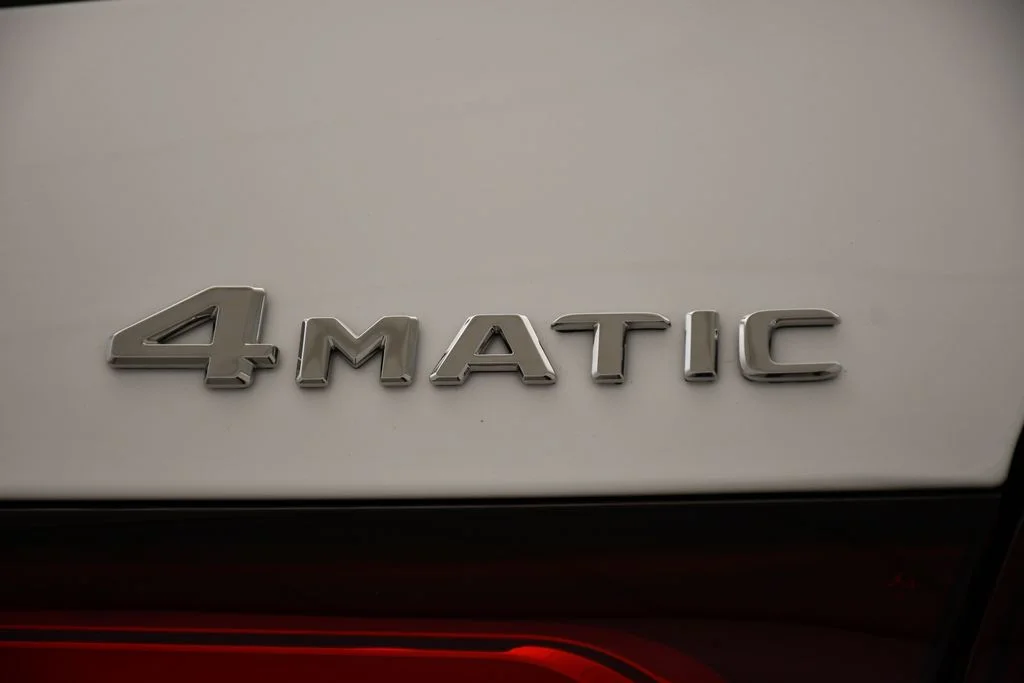 Certified Used 2026 Polar White Mercedes-Benz GLC 300 image 10