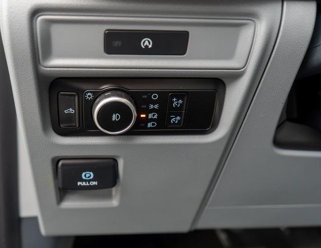 Used 2025 Iconic Silver Metallic Ford XLT image 18