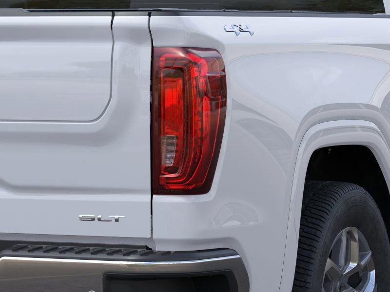 New 2025 GMC Sierra 1500 SLT 4D Crew Cab