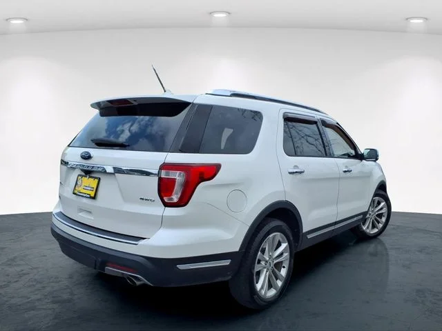 Used 2019 White Ford Limited image 6