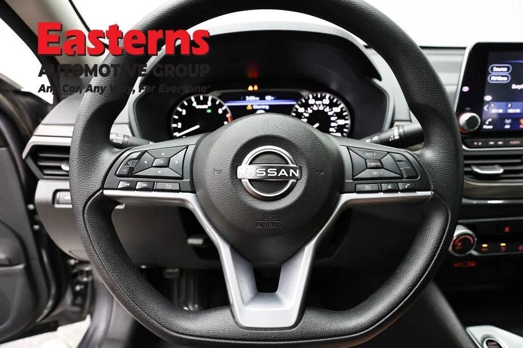 Used 2025 Gray Nissan 2.5 SV image 12