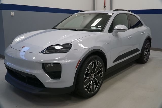 2026 Porsche Macan Base