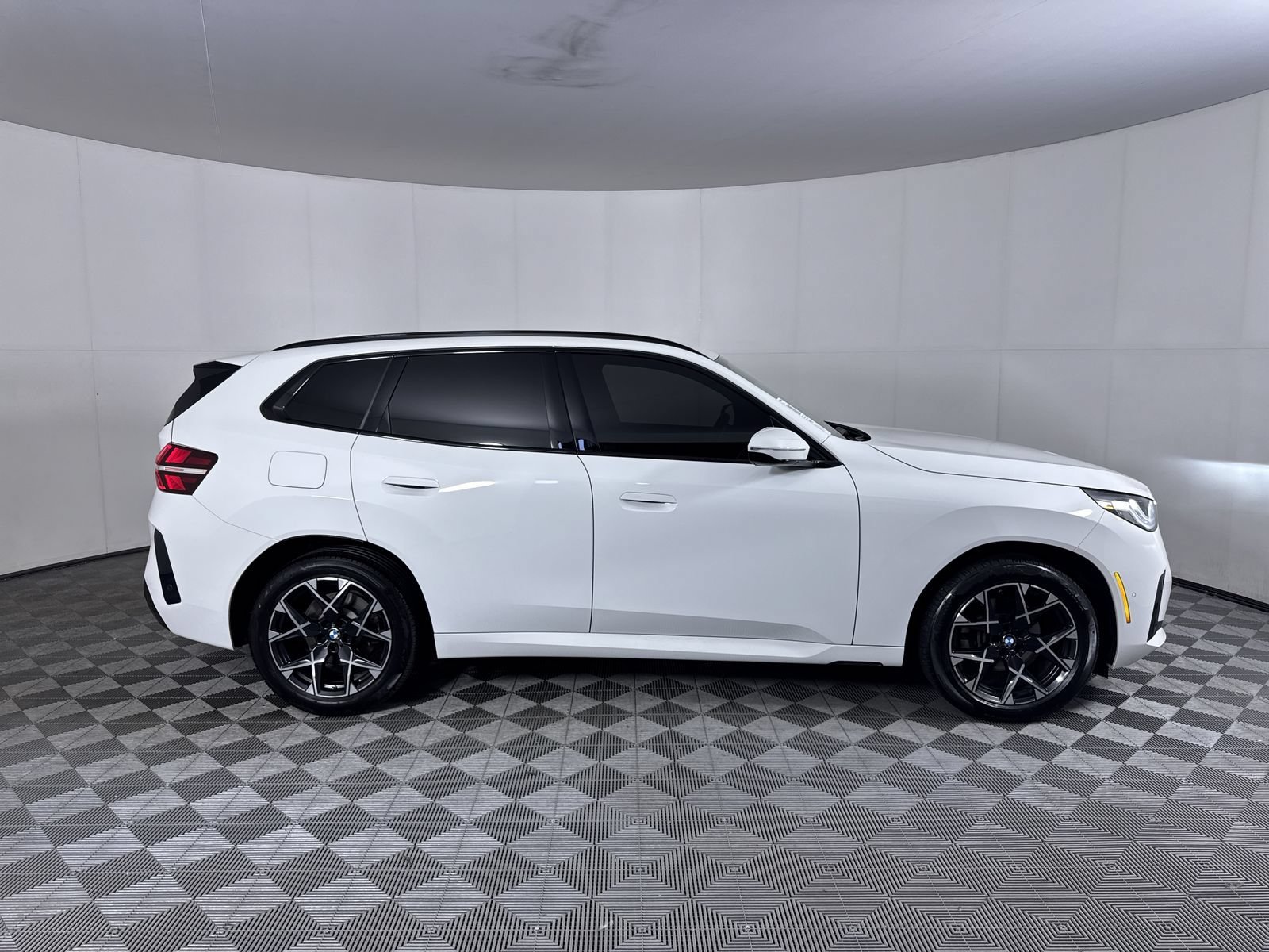 Used 2026 Alpine White BMW 30 xDrive image 10