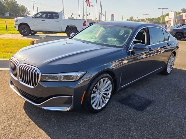 Used 2020 Gray BMW 740i image 3