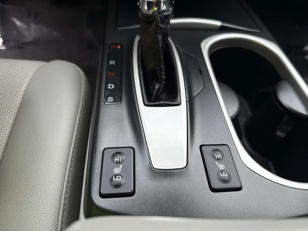 Used 2017  Acura  image 37