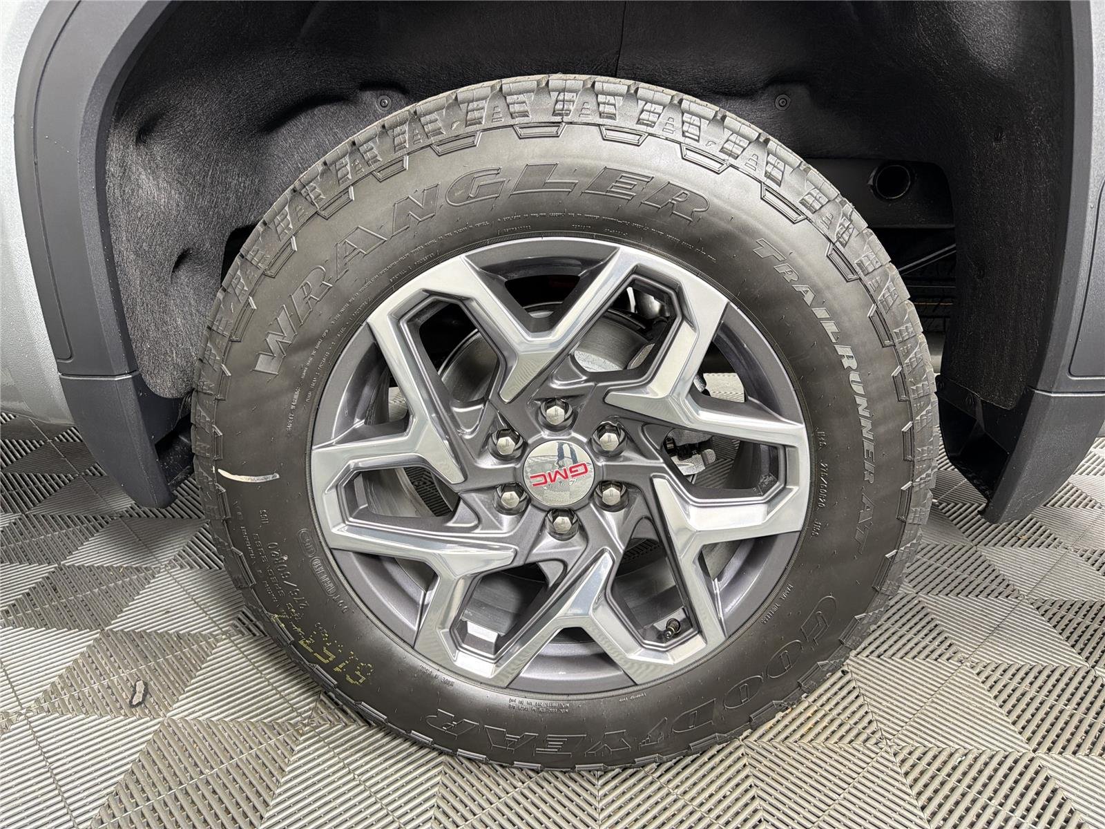 2026 GMC Sierra 1500 SLT - Photo 17