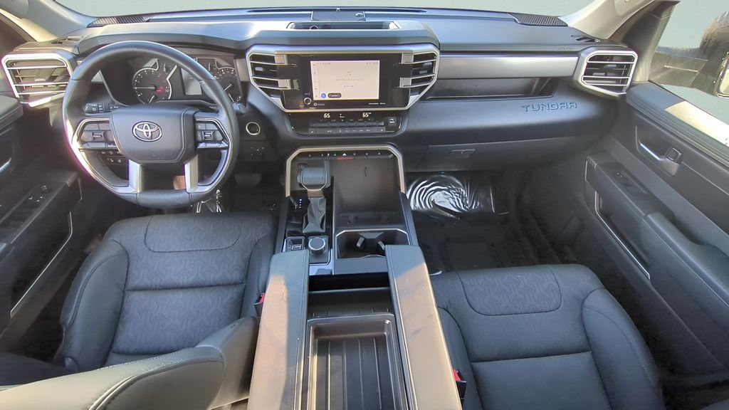 Used 2024  Toyota SR5 image 19