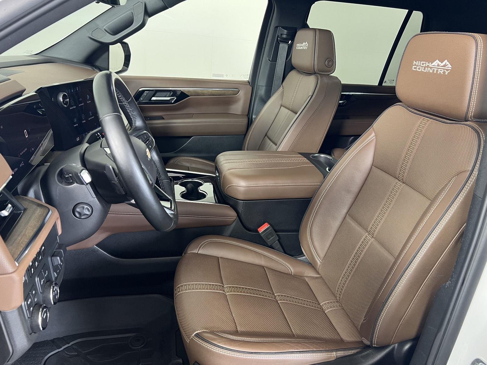 Used 2025 Iridescent Pearl Tricoat Chevrolet High Country image 6