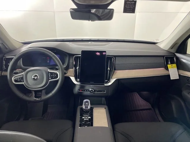 2025 Volvo XC90 Plus - Photo 15