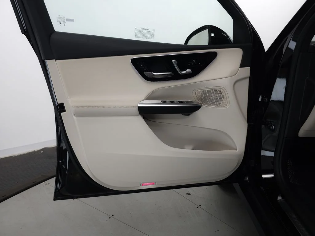 Certified Used 2026 Black Mercedes-Benz GLC 300 image 5