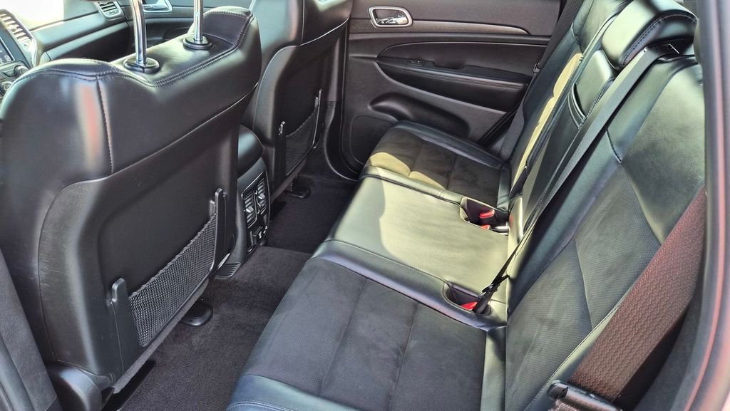 Certified Used 2018 Silver Jeep Altitude image 12