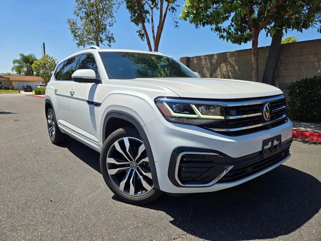 2023 Volkswagen Atlas 3.6L SEL Premium R-Line 4MOTION's photo