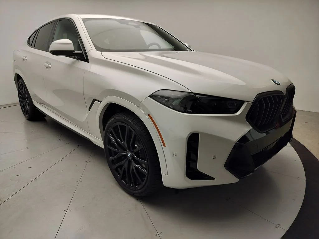 New 2027 Mineral White Metallic BMW xDrive40i image 2