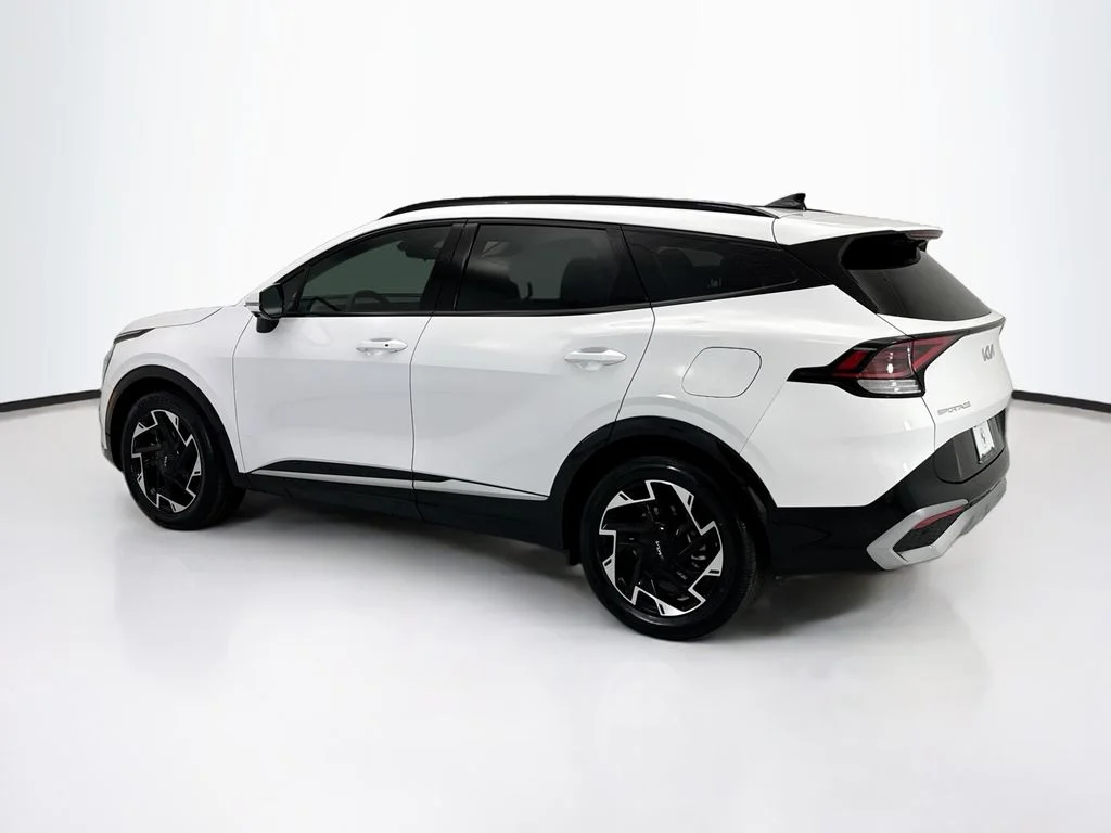 Used 2023 White Kia SX-Prestige image 7