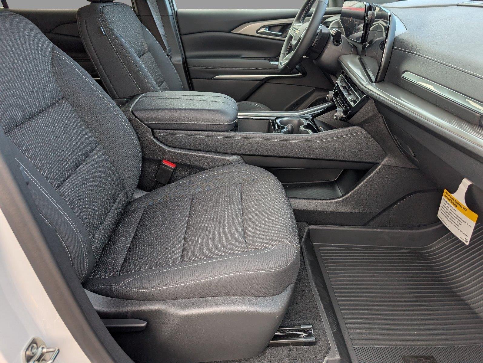 New 2027 Summit White Chevrolet LT image 40
