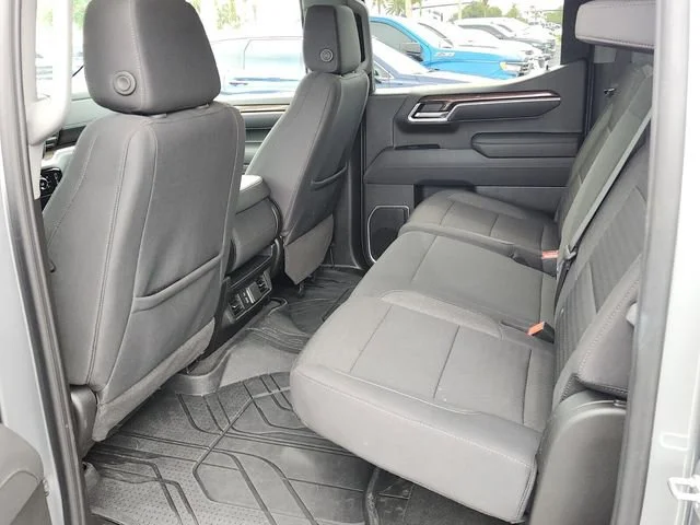 2025 Chevrolet Silverado 1500 LT - Photo 9