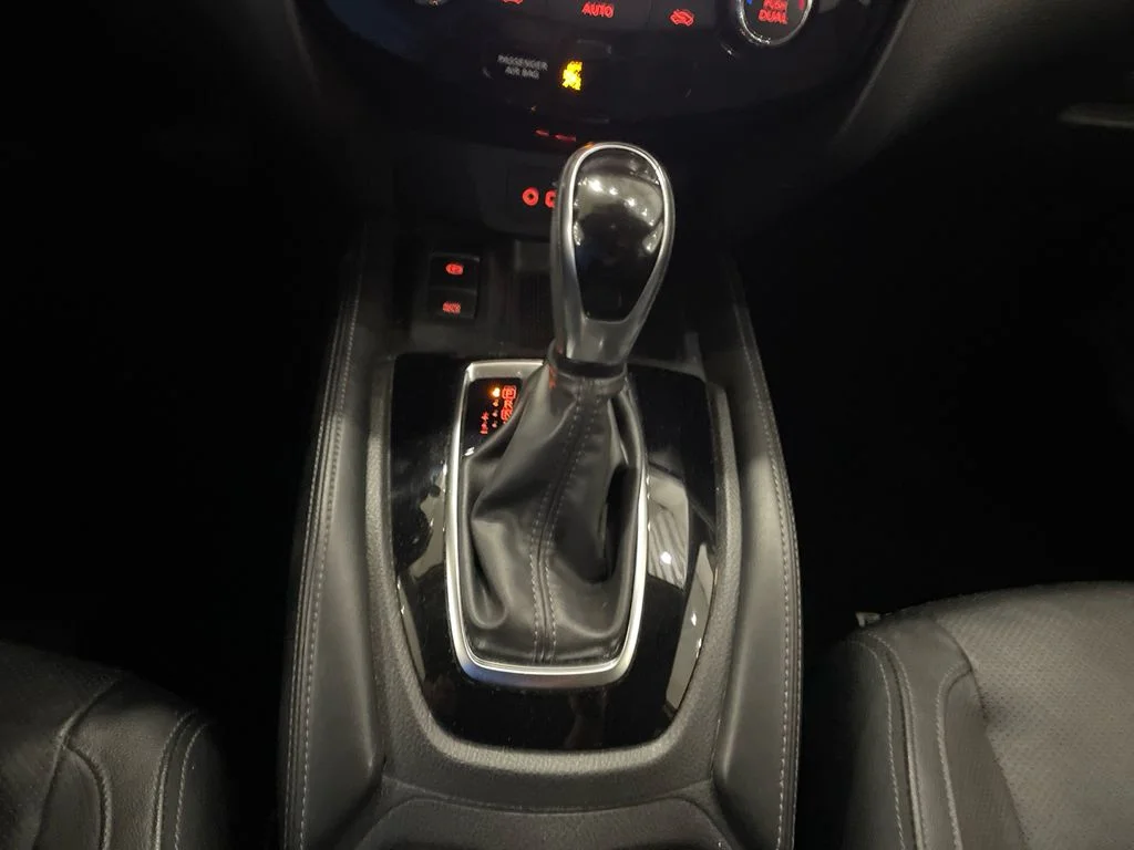 Used 2020 Gun Metallic Nissan SL image 22