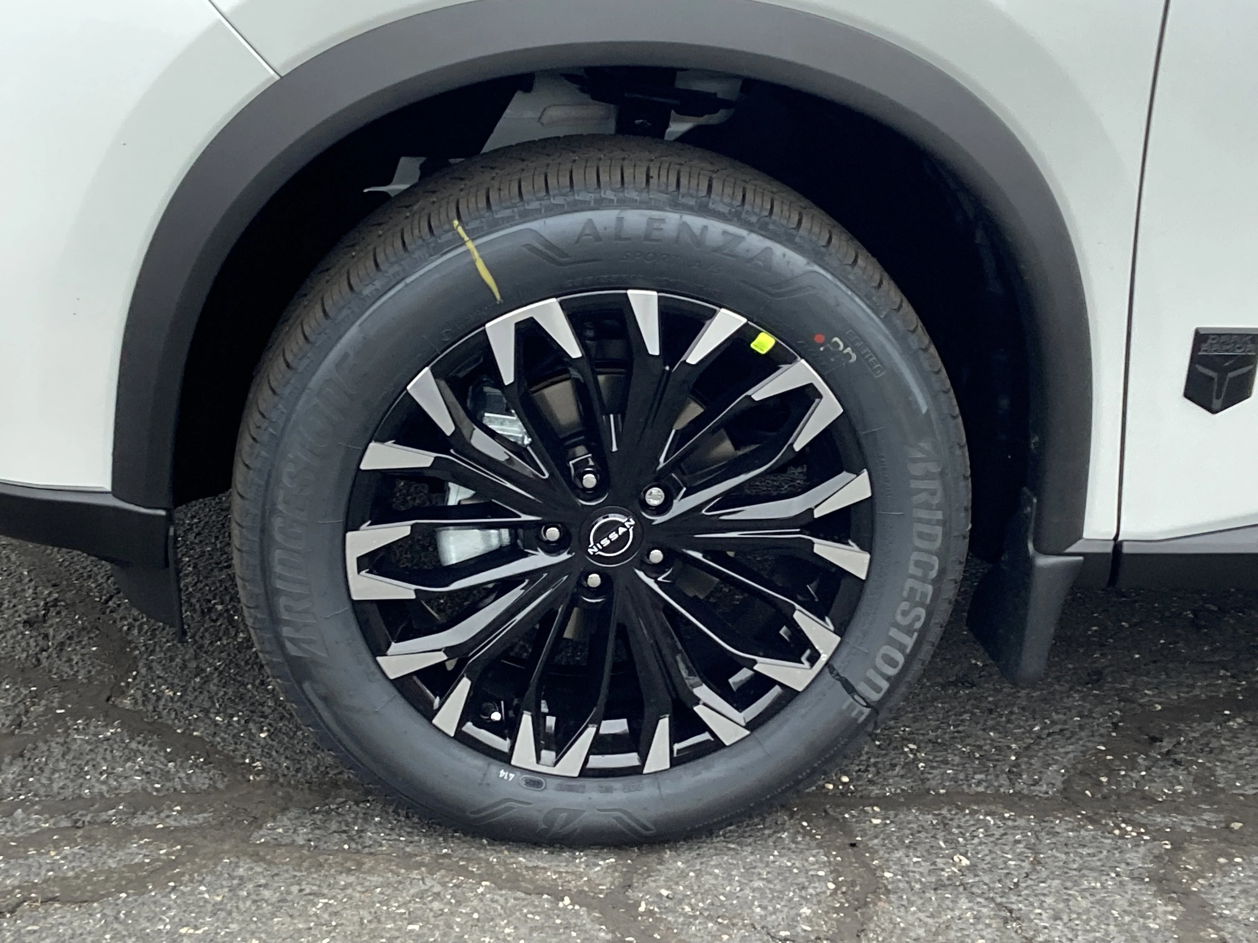New 2026 Everest White Pearl Tricoat Nissan Dark Armor image 8