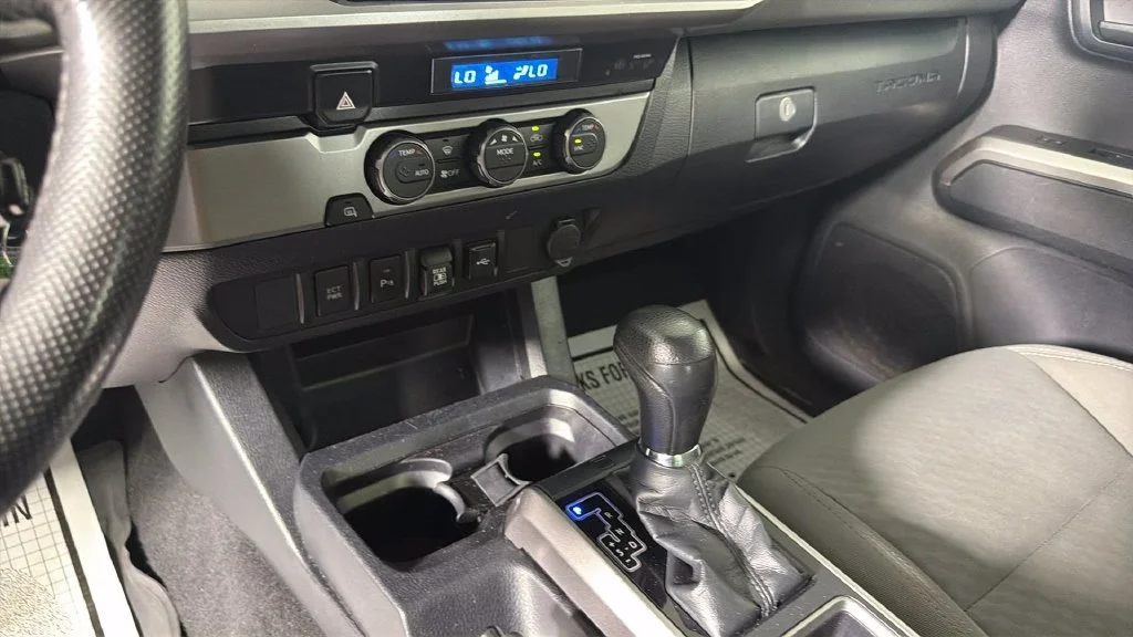 Used 2021  Toyota SR5 image 23