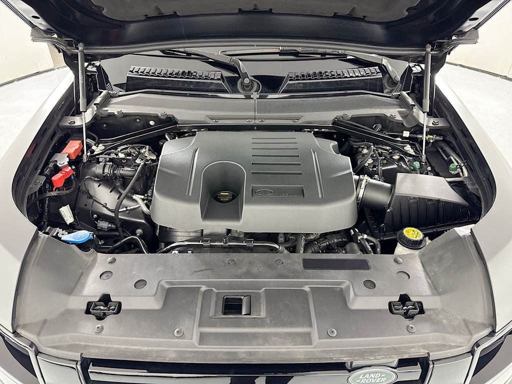 Used 2024 Carpathian Grey Premium Metallic Land Rover X image 29