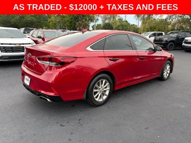 Used 2019 Red Hyundai SE image 6