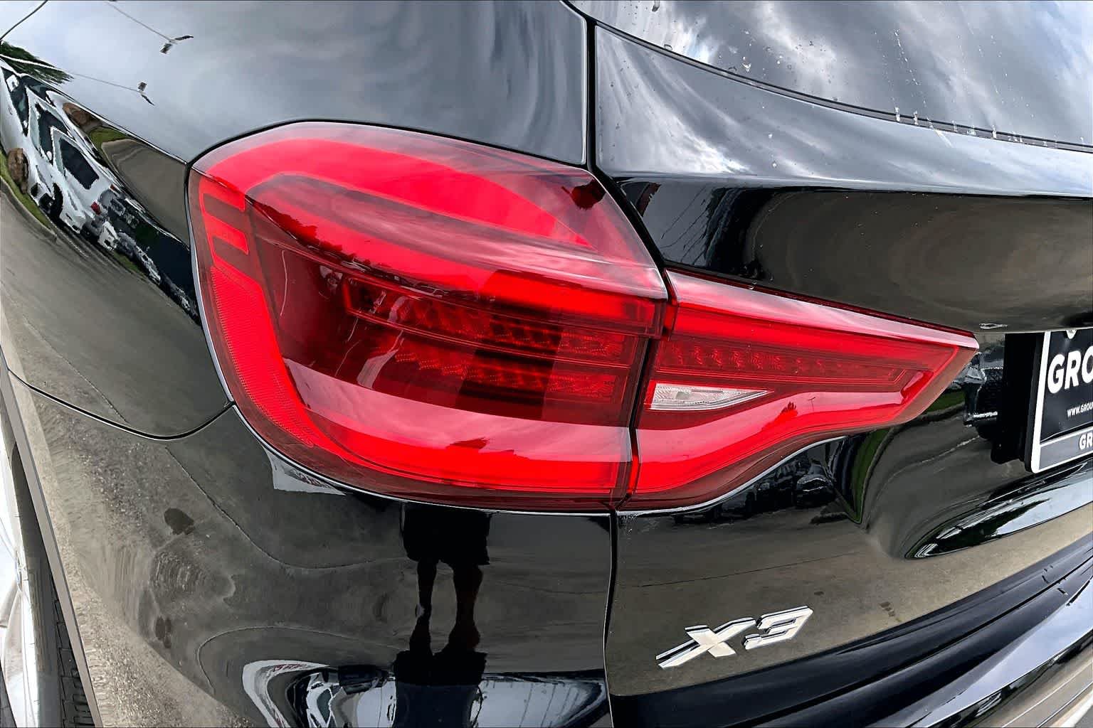Used 2020 Jet Black BMW sDrive30i image 27