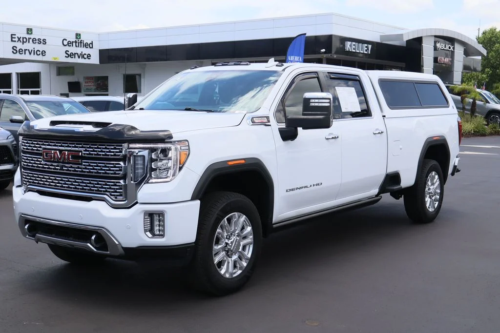 Used 2022 White GMC Denali image 5