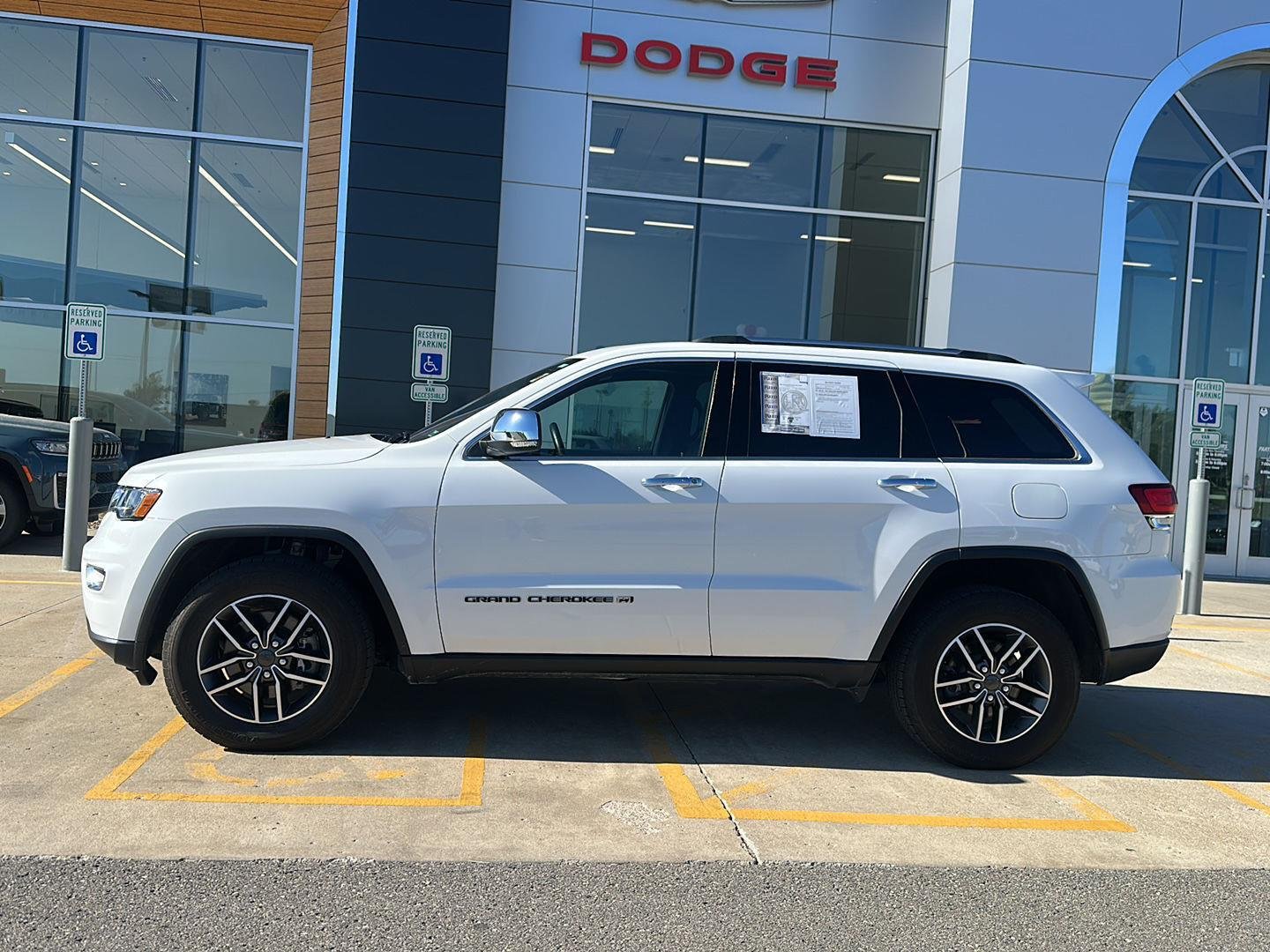 Used 2022 Jeep Grand Cherokee WK Limited with VIN 1C4RJFBG6NC178230 for sale in Kansas City