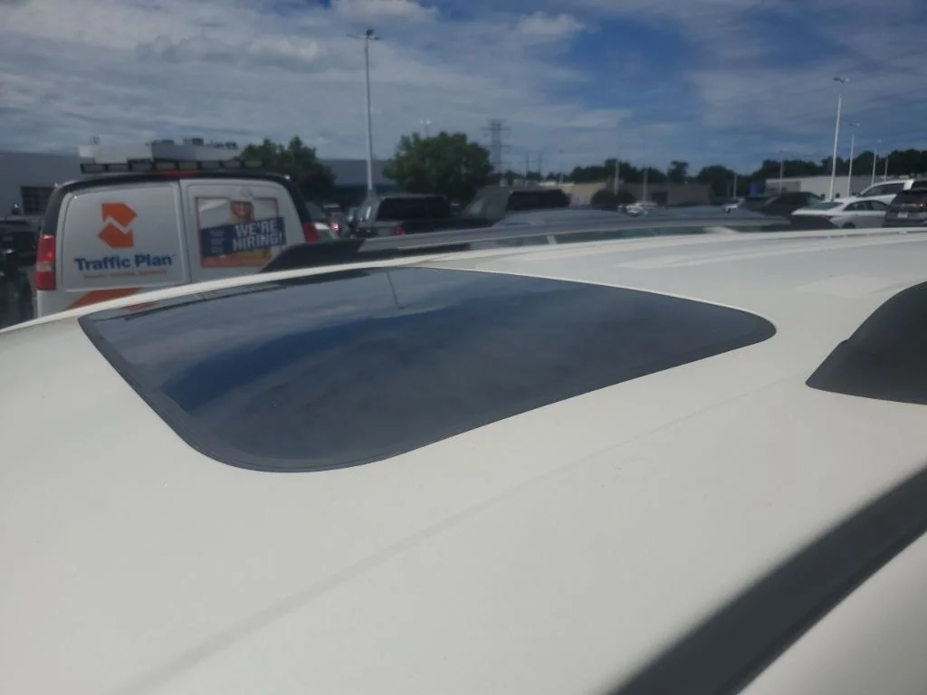 Used 2014 White Dodge Limited image 12