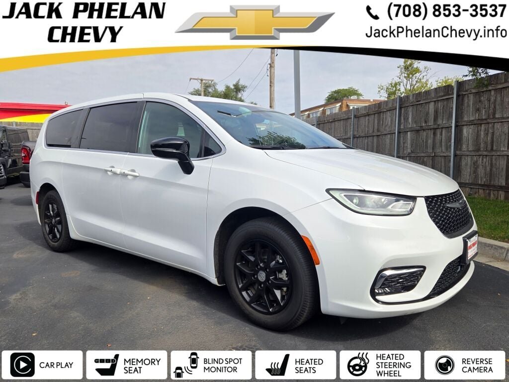 2025 Chrysler Pacifica Select