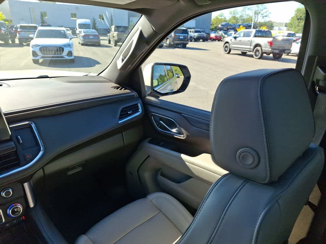 Used 2022 Pearl Beige Metallic GMC SLT image 11
