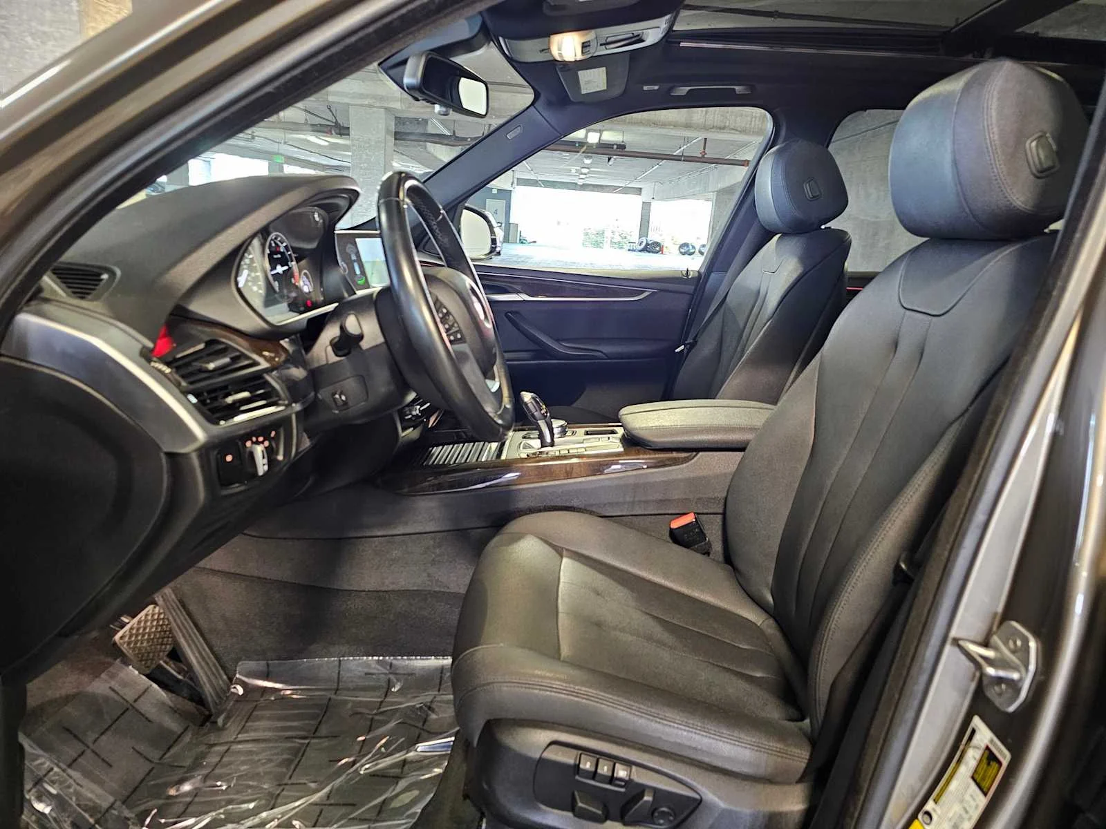 Used 2017  BMW xDrive35d image 21
