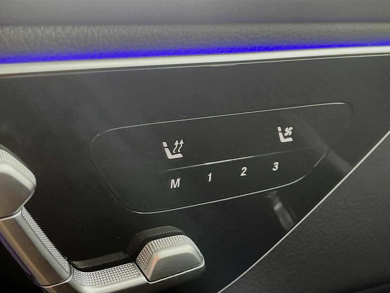 Used 2023 BLUE Mercedes-Benz GLC 300 image 18
